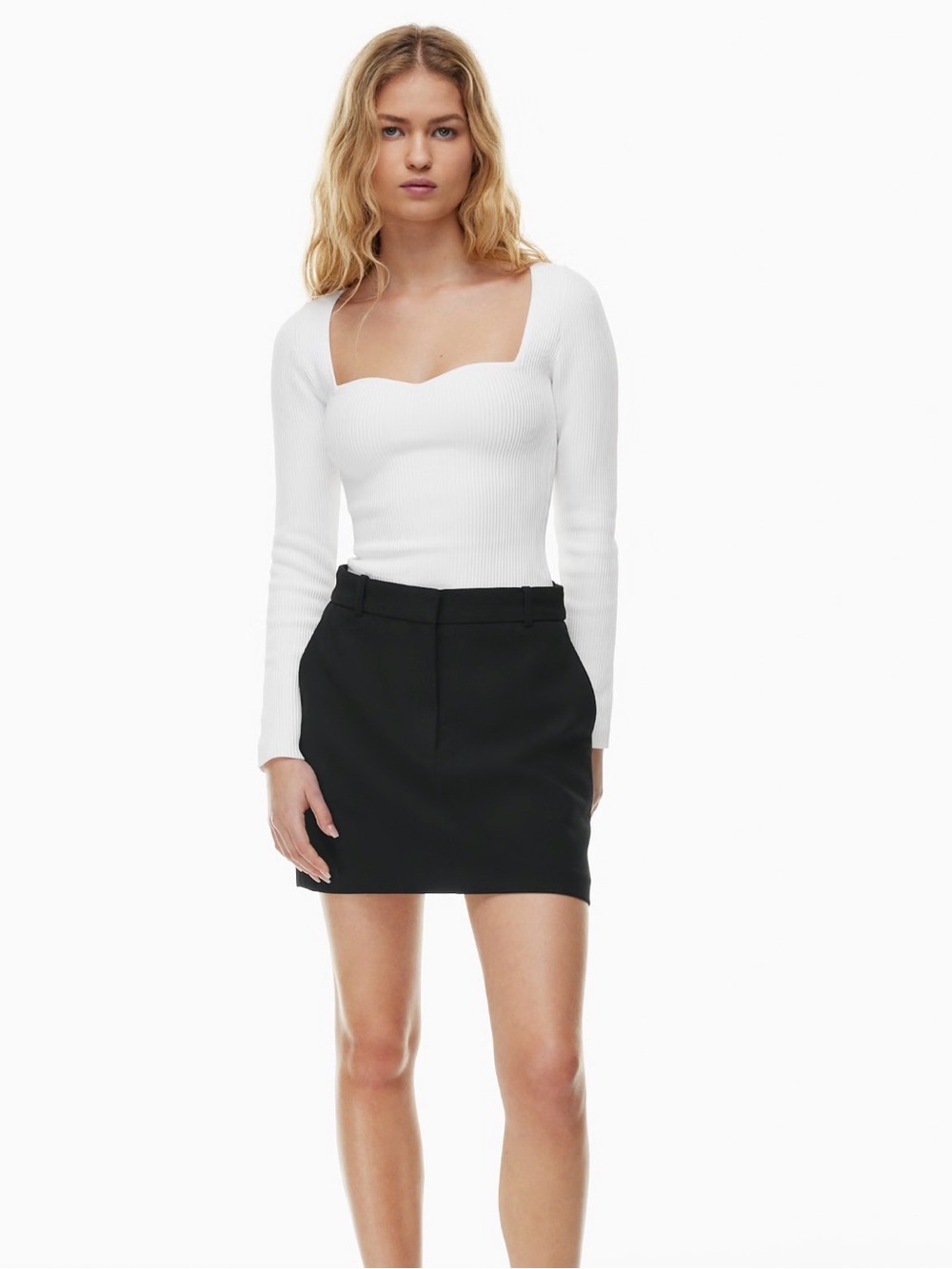 Aritzia Knit Sweetheart Babaton Sculpt Top